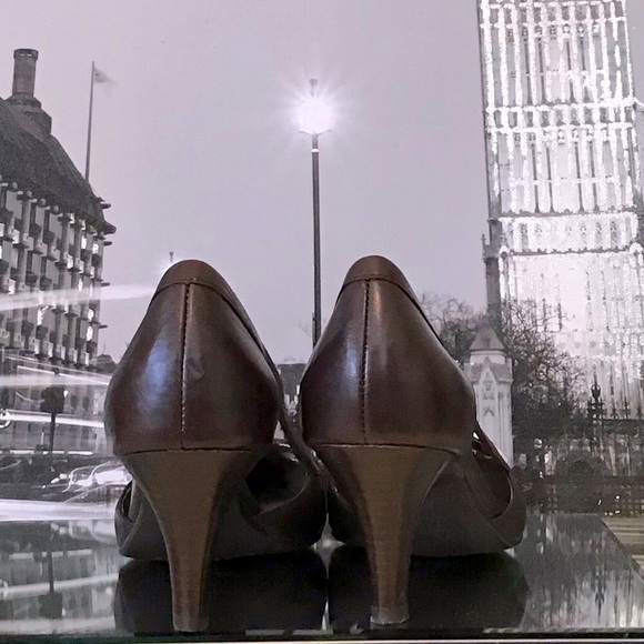 Circa Joan & David 365 Pointed Toe Kitten Heel - Picture 5 of 7